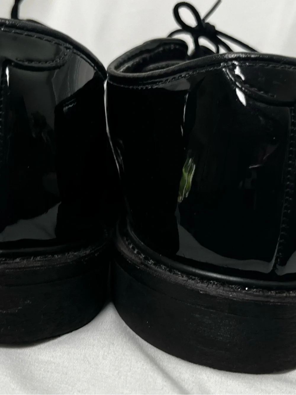 Bates Black Patent Leather Lace-Up Oxfords